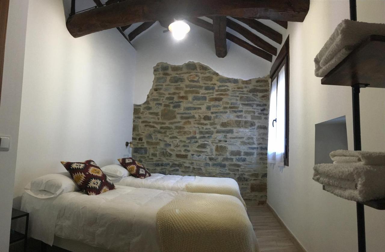 Apartamentos Bajo Pena Apartamentos Sanlorien El Pueyo de Araguás Exteriér fotografie