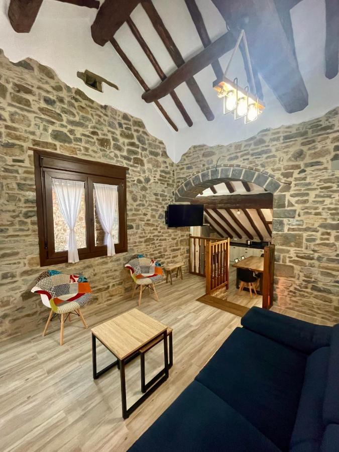 Apartamentos Bajo Pena Apartamentos Sanlorien El Pueyo de Araguás Exteriér fotografie